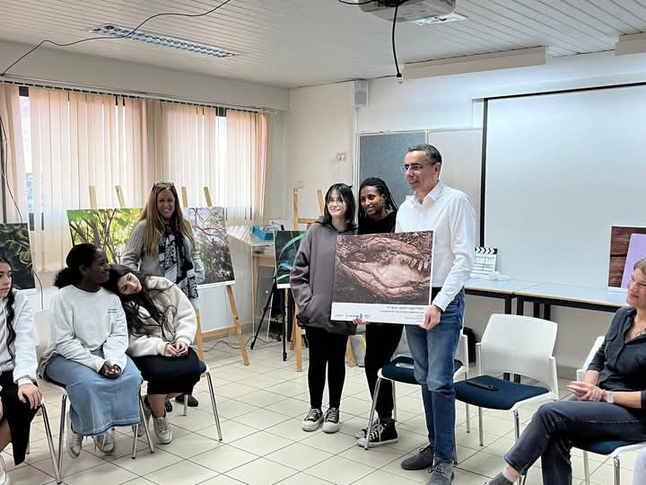 גאווה חינוכית בנתיבות: ביקור מנכ"ל בנק דיסקונט ושותפי "קרן אור"